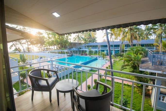 Foxoso La Beach Resort & Spa 올드 고아 외부 사진