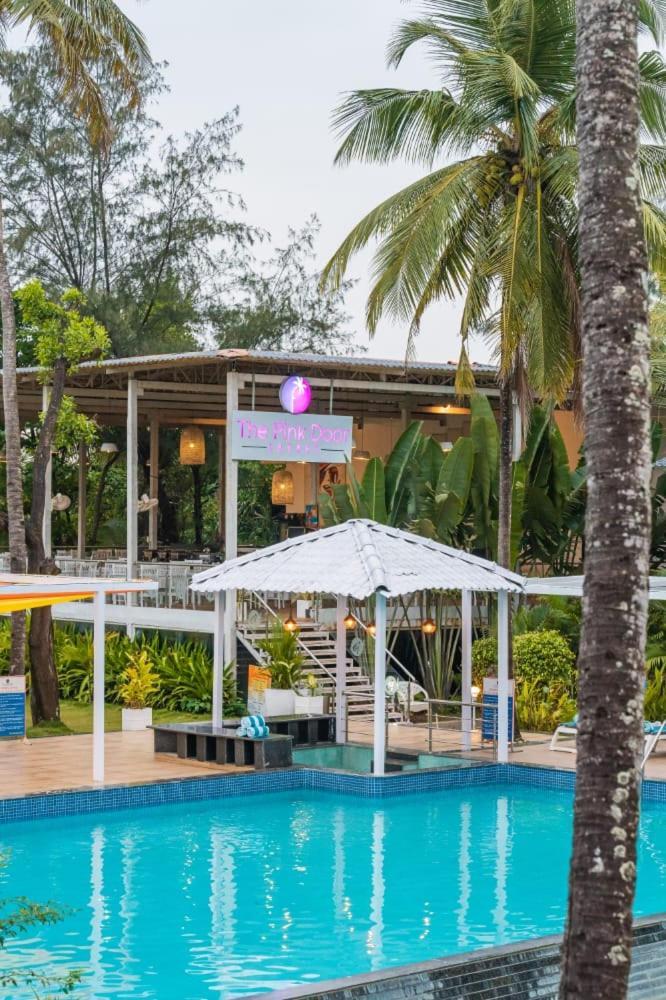 Foxoso La Beach Resort & Spa 올드 고아 외부 사진