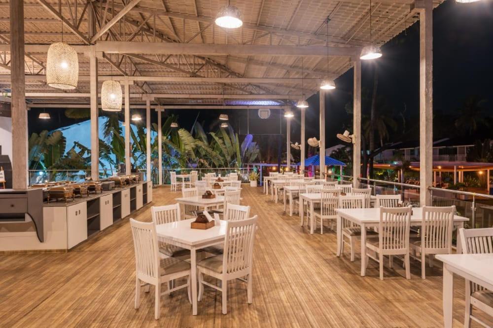 Foxoso La Beach Resort & Spa 올드 고아 외부 사진
